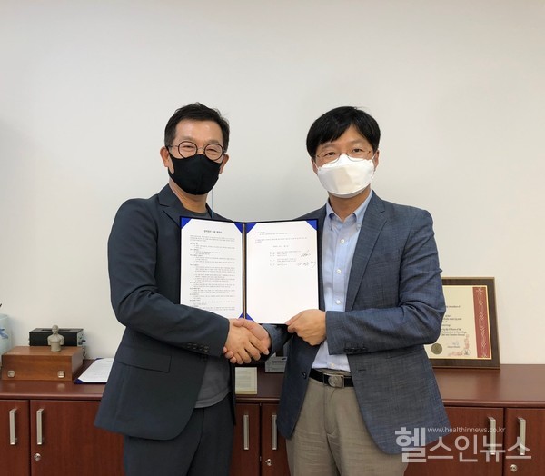 (오른쪽부터) 김동욱 파인이노베이션 대표, 정성우 링크제니시스 대표