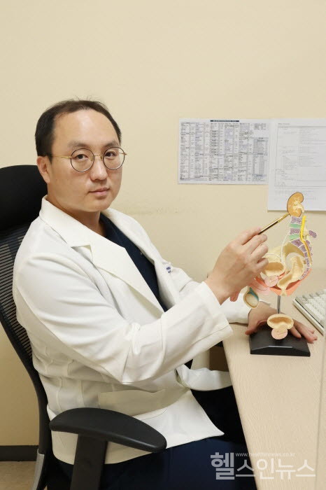 Young-Ik Lee Diretor, Departamento de Urologia, Good Samsun Hospital, Busan